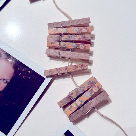 Decorative Mini Floral Photo Clothes-Pins on Twine Photo Line - Picture 2 of 2